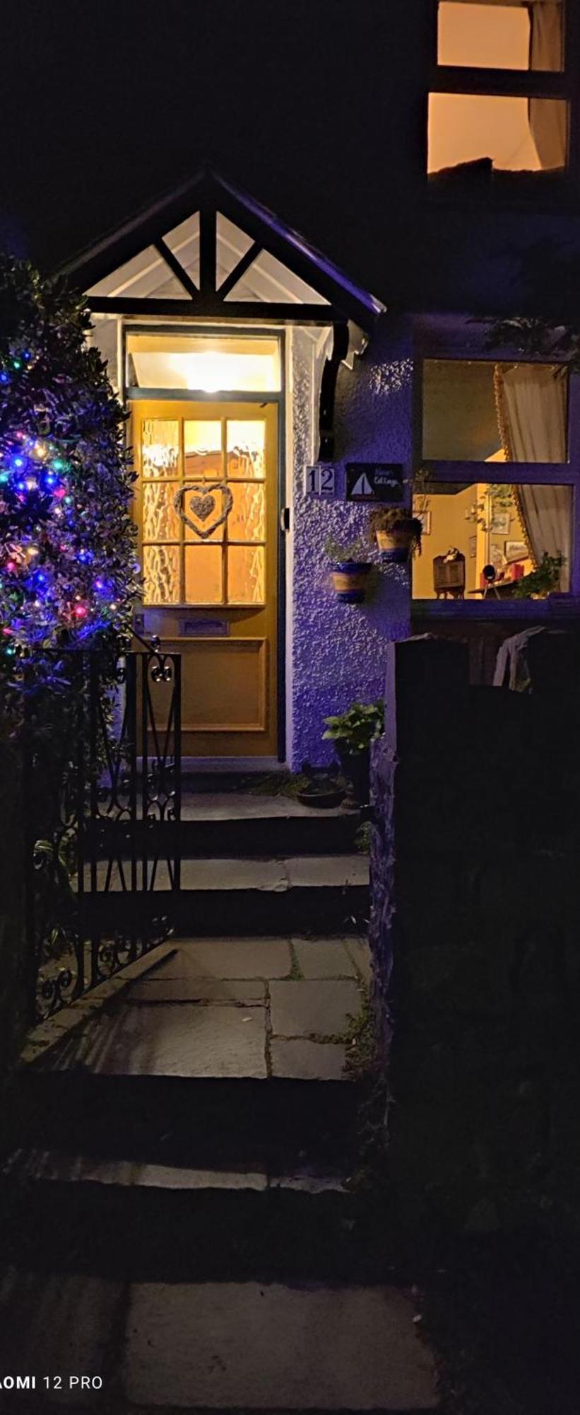 Fantastic Sea Views At Century'S Old Alma'S Cottage - Sleeps Up To 8 Guests Penmaen-mawr Eksteriør billede