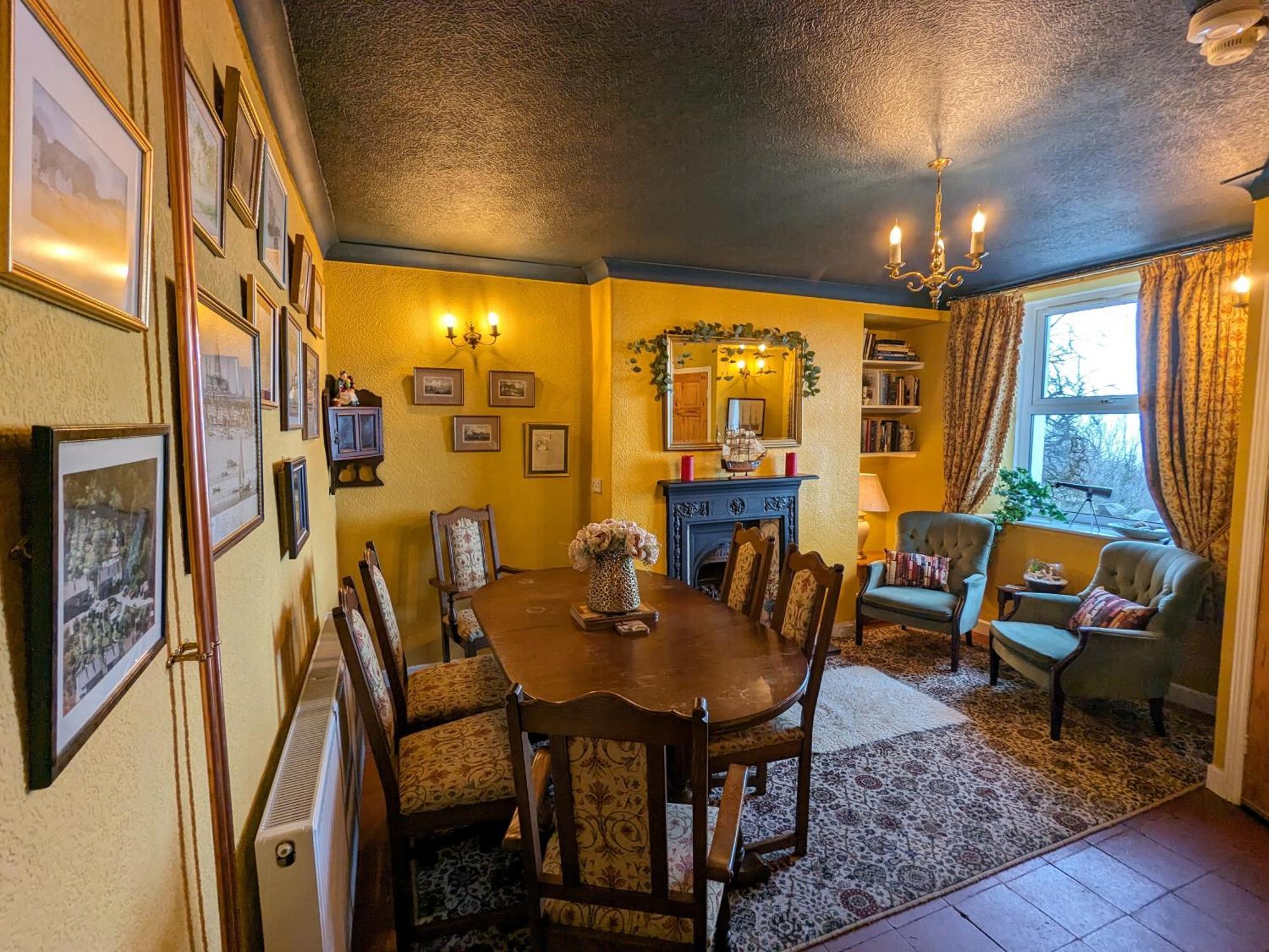 Fantastic Sea Views At Century'S Old Alma'S Cottage - Sleeps Up To 8 Guests Penmaen-mawr Eksteriør billede