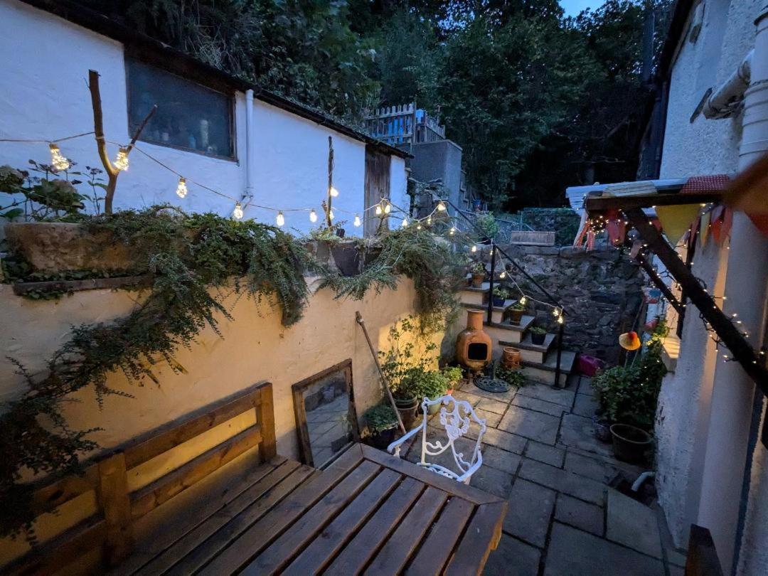 Fantastic Sea Views At Century'S Old Alma'S Cottage - Sleeps Up To 8 Guests Penmaen-mawr Eksteriør billede