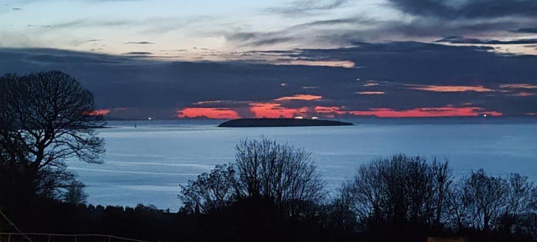 Fantastic Sea Views At Century'S Old Alma'S Cottage - Sleeps Up To 8 Guests Penmaen-mawr Eksteriør billede