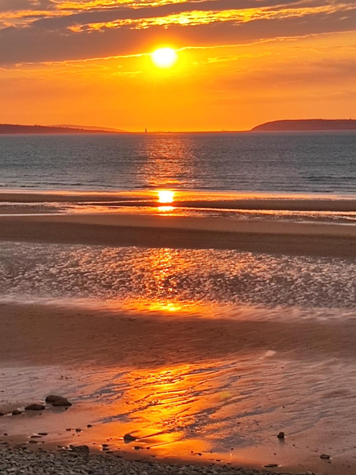 Fantastic Sea Views At Century'S Old Alma'S Cottage - Sleeps Up To 8 Guests Penmaen-mawr Eksteriør billede