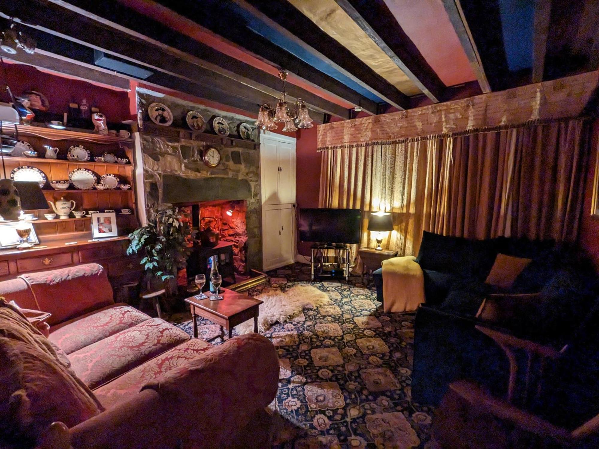 Fantastic Sea Views At Century'S Old Alma'S Cottage - Sleeps Up To 8 Guests Penmaen-mawr Eksteriør billede